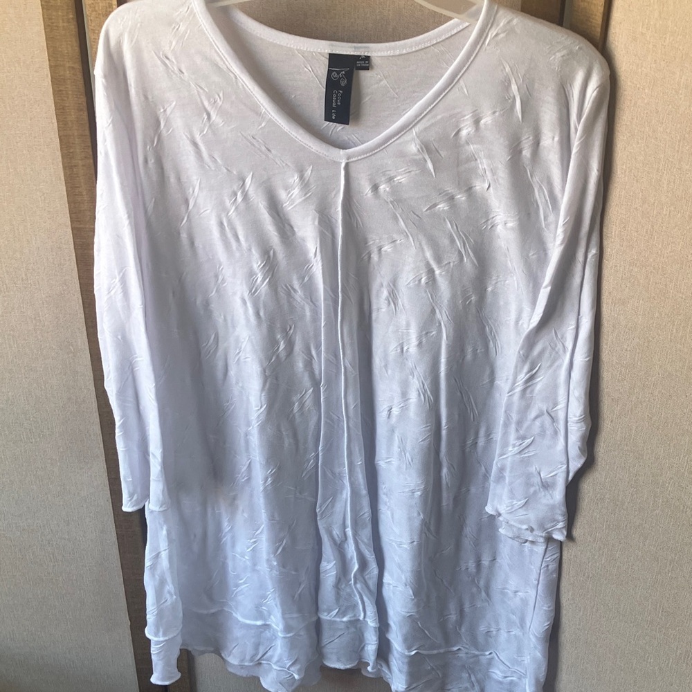 FINAL MARKDOWN Focus White Textured Top medium